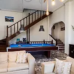 Anastasia With Private Pool & Outdoor Tub