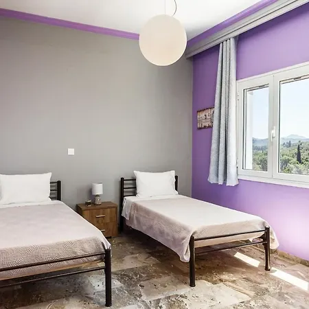 Anastasia With Private Pool & Outdoor Tub דירה