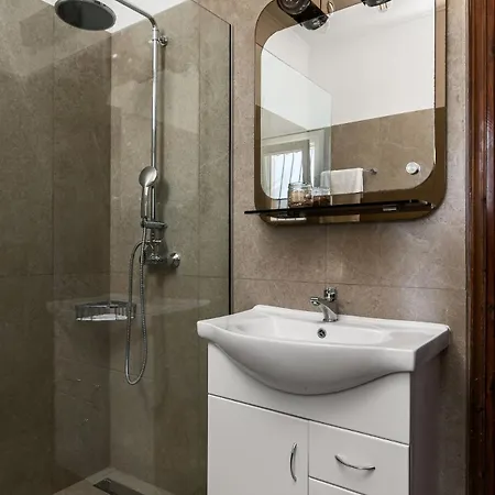 Anastasia With Private Pool & Outdoor Tub דירה *