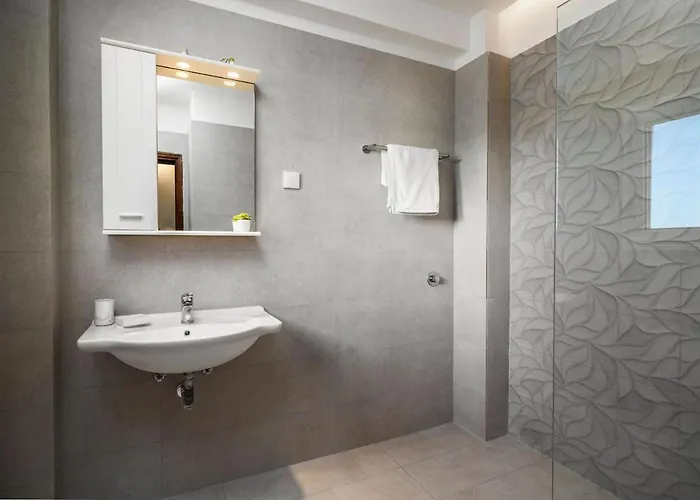 Lejlighed Anastasia With Private Pool & Outdoor Tub *