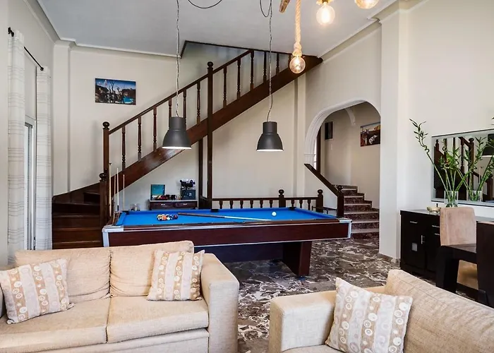 Anastasia With Private Pool & Outdoor Tub