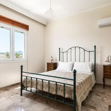 Anastasia With Private Pool & Outdoor Tub דירה *